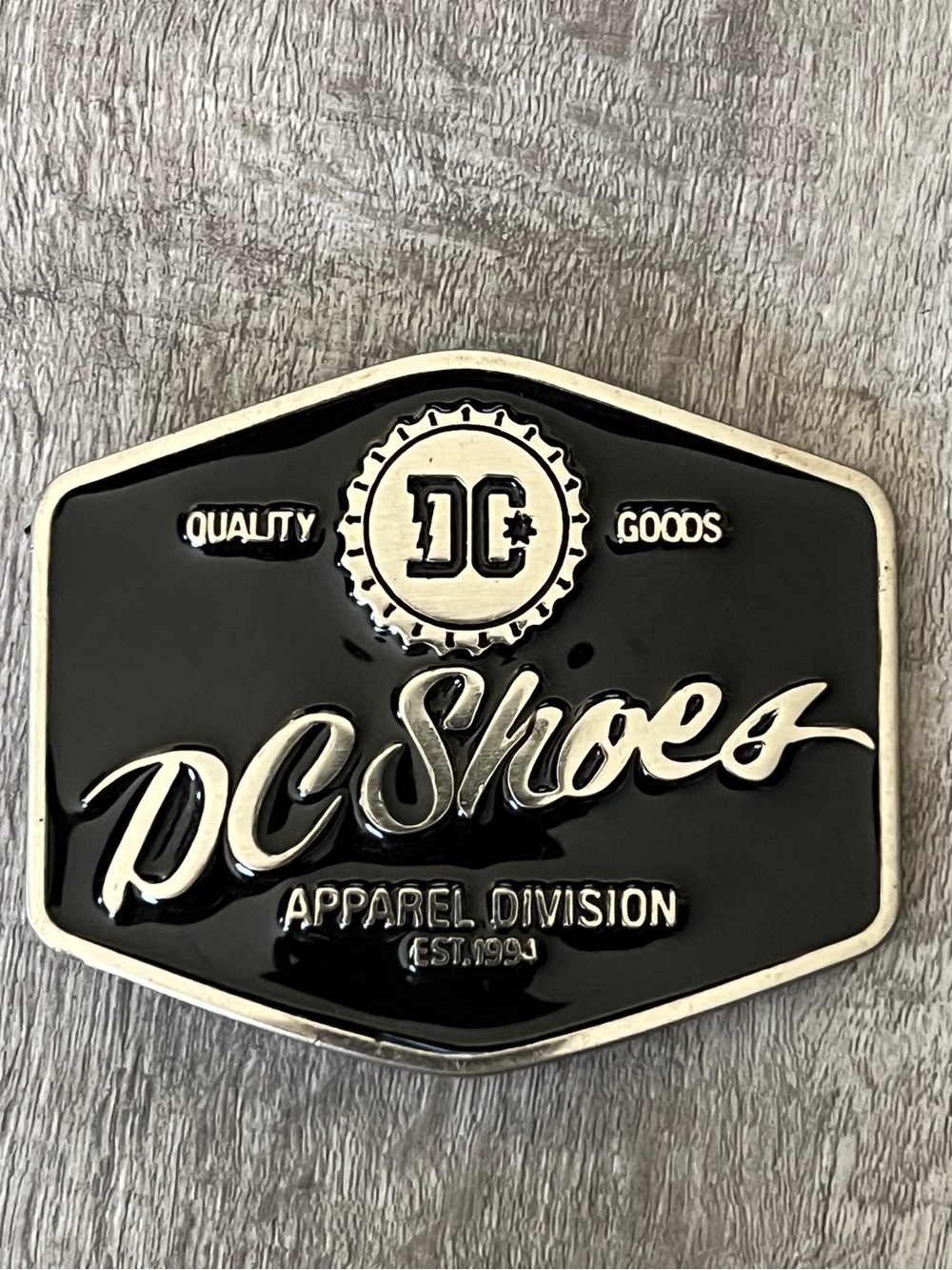 DC Shoes Logo Enamel Belt Buckle Black Glossy Metal Y2K Skate Streetwear